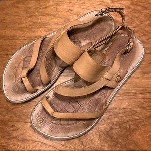 BORN Sandals. Size 8